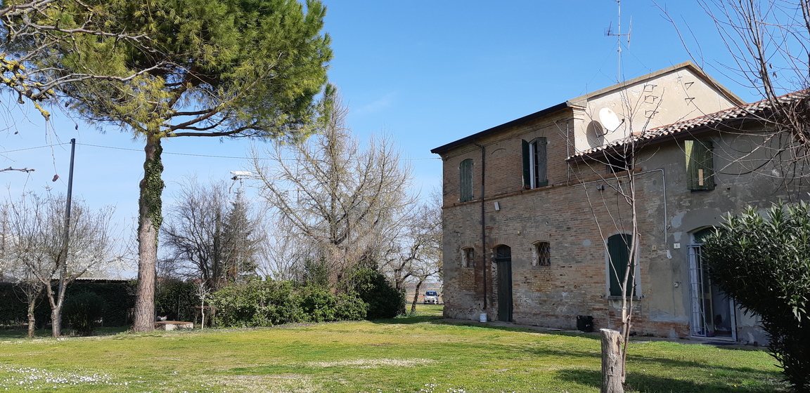 Casolare nella campagna di Cervia