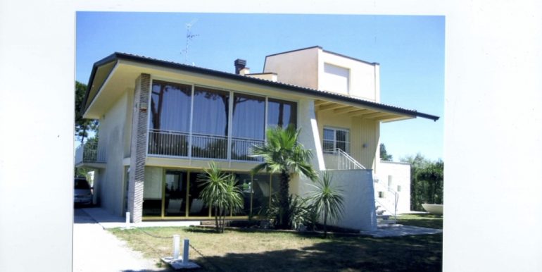 7 Villa vista frontale